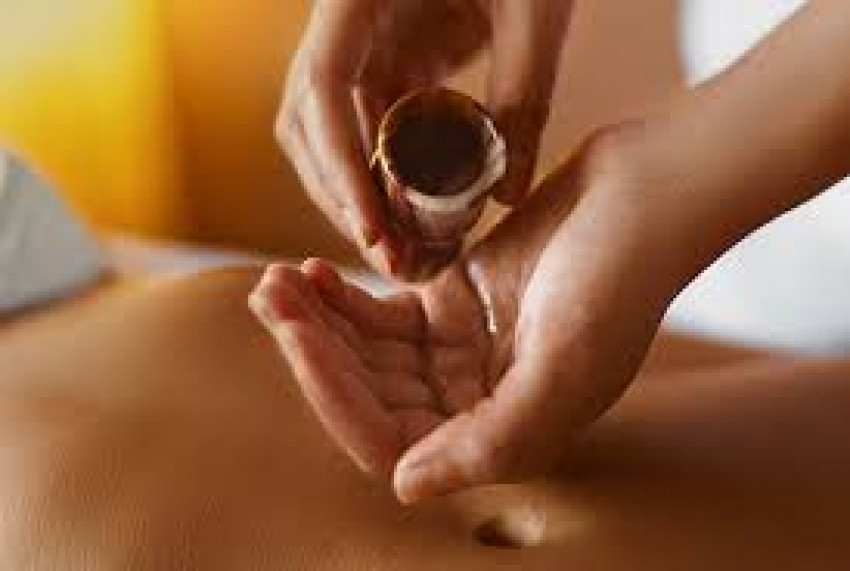 10 Benefits Of Aromatherapy Massage