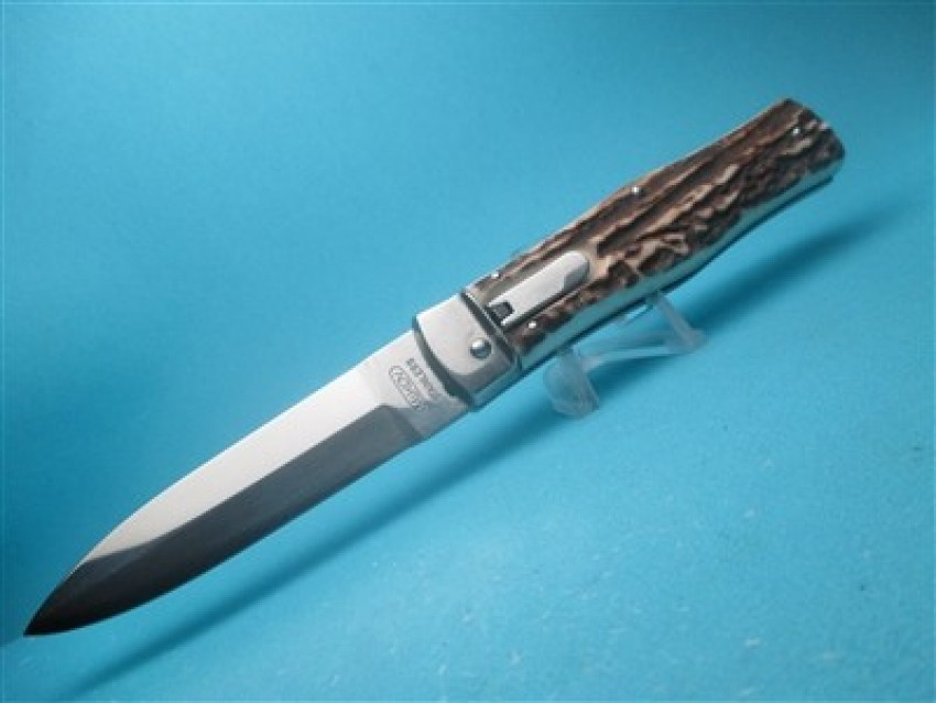 Looking to buy the best automatic knives to help you in any situation?