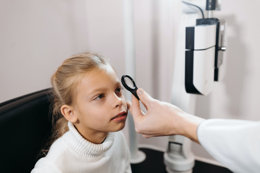 How do we search for the best pediatric ophthalmologist nearby?