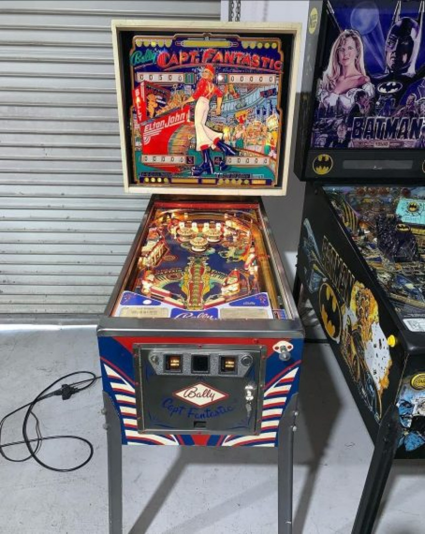 Buy Captain Fantastic Pinball Machine