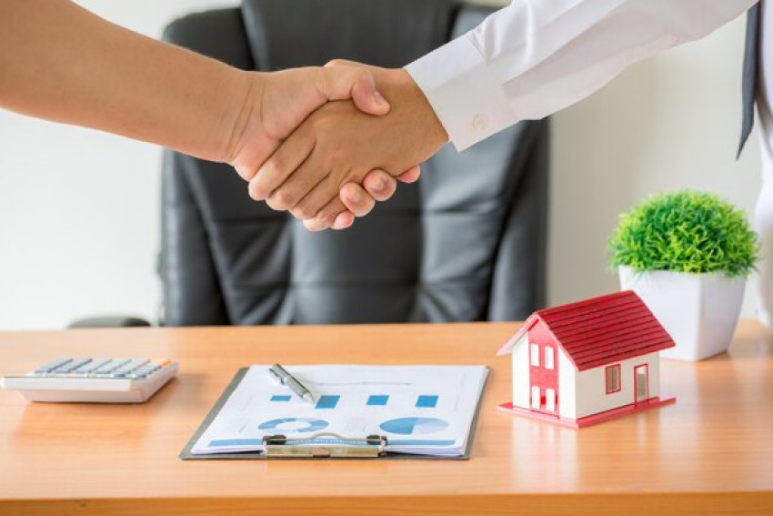 Why Should a Buy to Let First Time Buyer Hire a Broker?