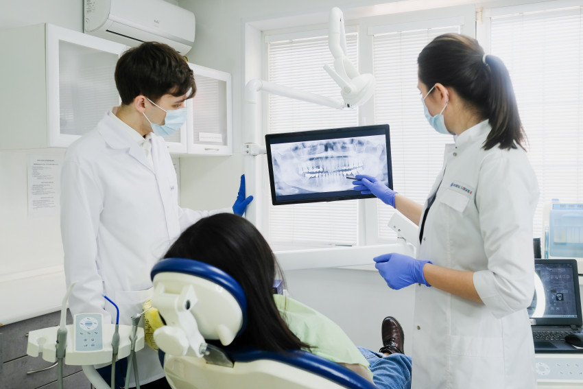 Oral Surgeons Vs. Dentists for Dental Implants: What Do You Need to Know?