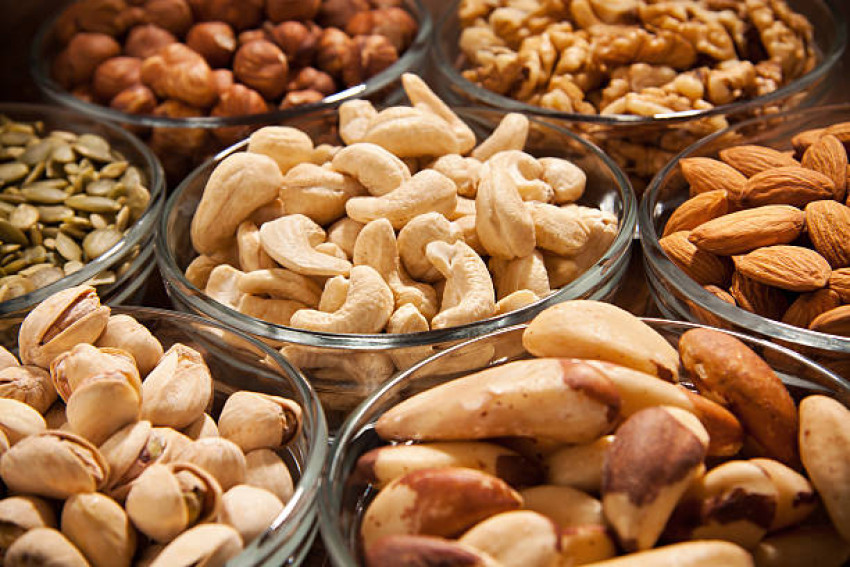 Add a Handful of Dry Fruits in Your Diet and Stay Healthy