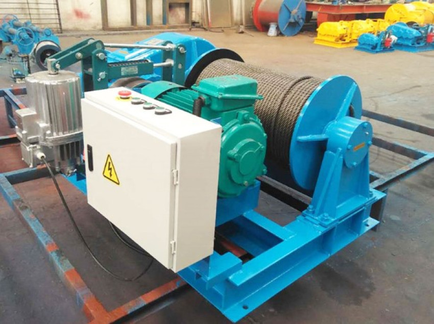 What Exactly Are Electric Winches Used For?