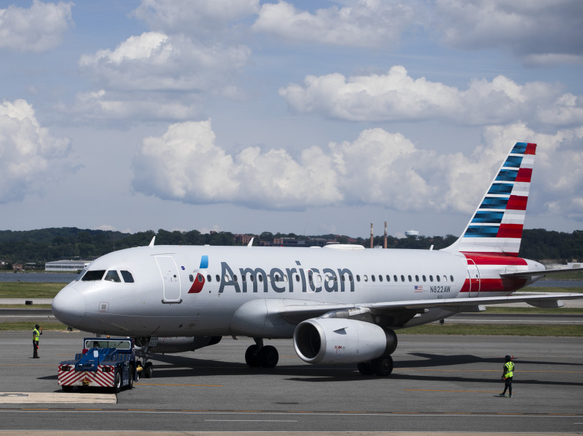 How can I approach the American Airlines supervisor?