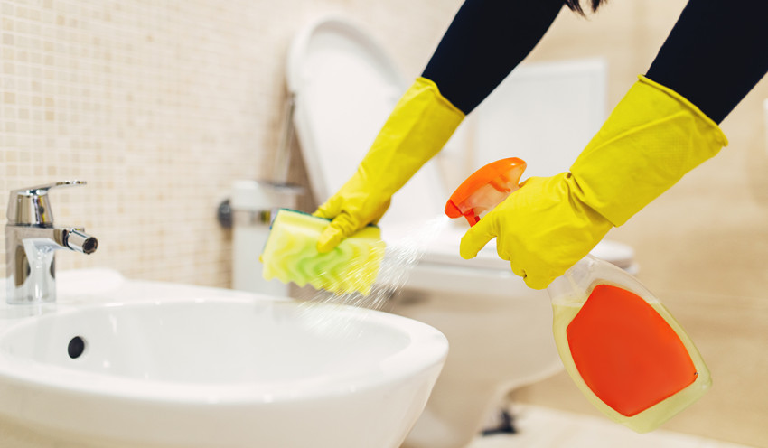 How to Make Your Bathroom Smell Fresh and Inviting