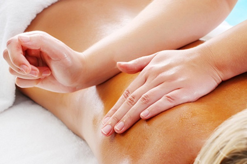 Find 4 best perks to join a healing holistic massage school