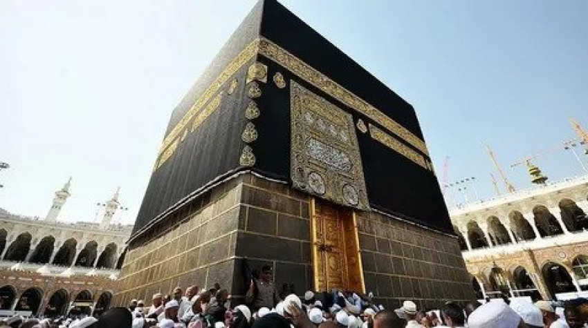 Embarking on a Sacred Solo Journey: Umrah Packages for Independent Travelers