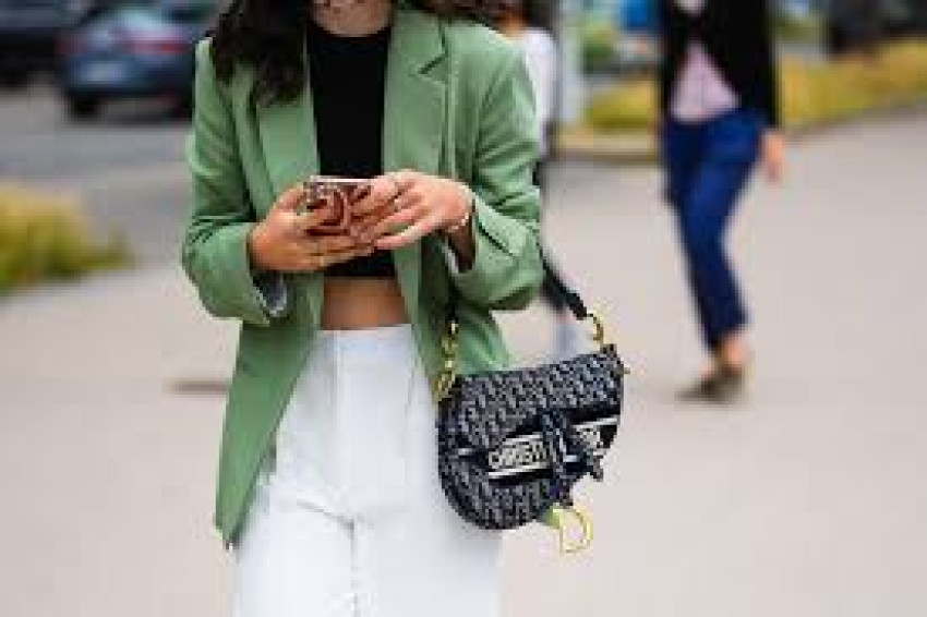 Exploring the Latest Fashion Clothing Trends for Mature Ladies