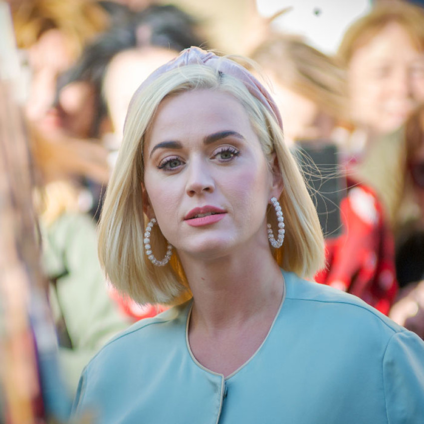 How To Achieve A Vintage Hollywood Glamour Look With Wigs