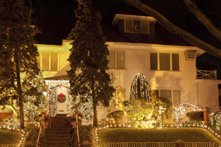 When Is the Right Time to Start Your Permanent Christmas Lighting Installation in Edmonton