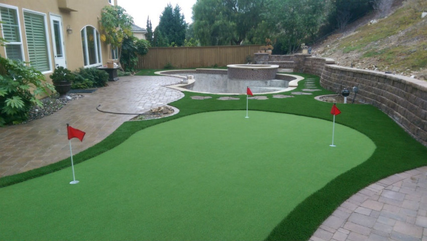 Artificial Grass To Achieve Adorable Resident Appearance  
