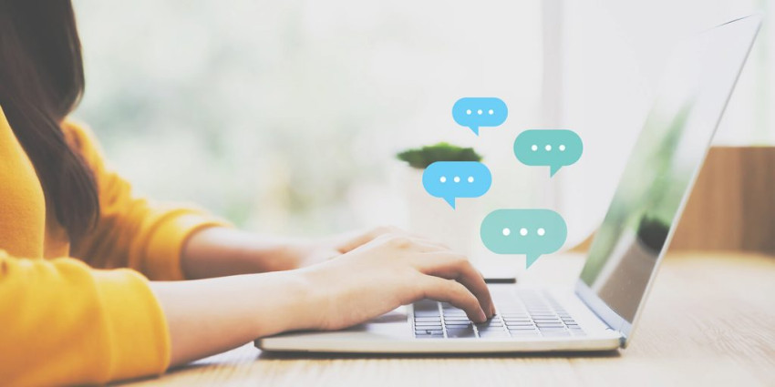 Pros and Cons of Live Chat Support Vs Phone Support