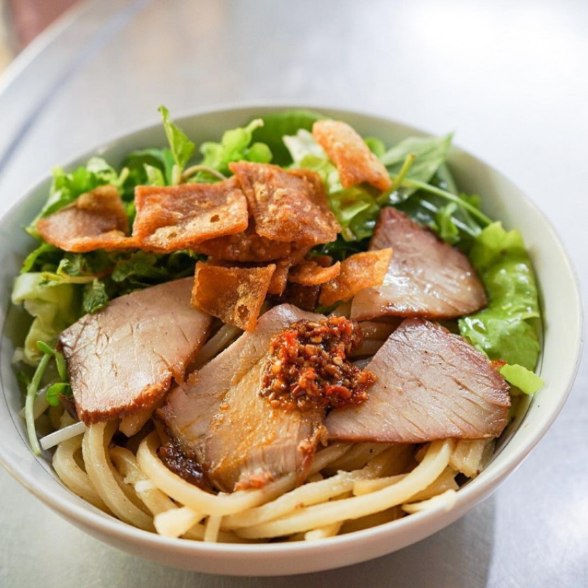 Top 9 most famous street foods in Vietnam