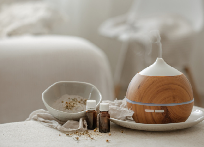 10 Essential Oils to Keep You Warm