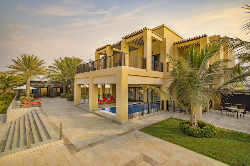 How to Paint Perfection A Guide to Transformative Villa Painting Services