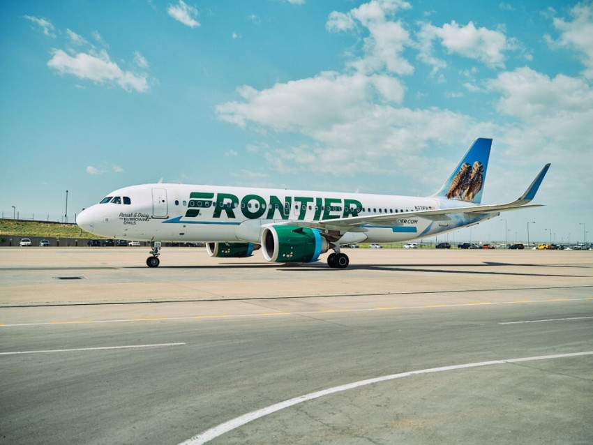 ¿Cómo me comunico con el servicio de atención al cliente de Frontier Airlines?