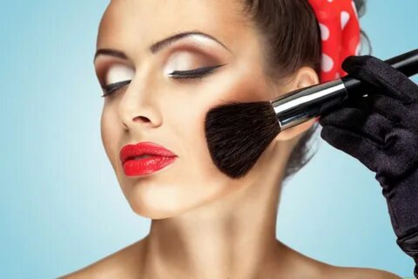 Top 10 Makeup Artist In Noida!