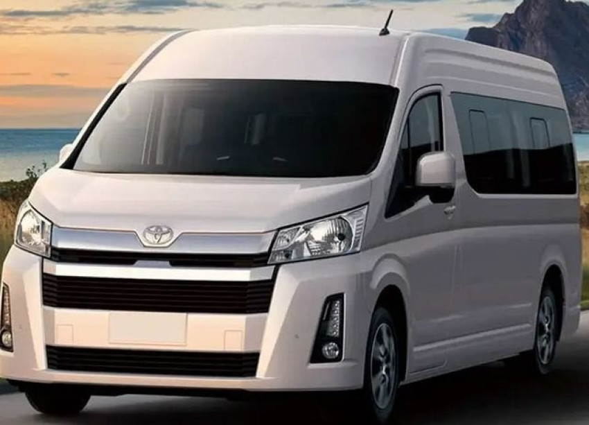 Rowville Maxi Taxis: Stylish and Roomy Journeys Await Your Group