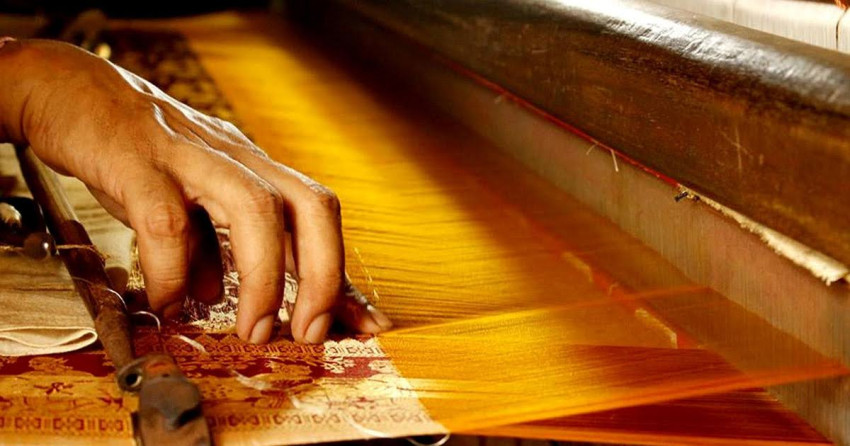 A Guide to Silk Textile of the Middle East: Origin and Expansion