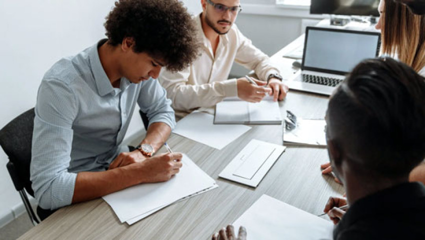 How BSL Interpretation Services Improve Communication