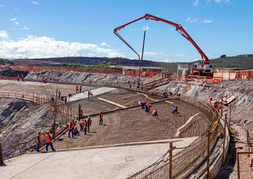 The Impact of Concrete Sand on Workability and Strength: Unveiling the Dynamics in Concrete Mixtures