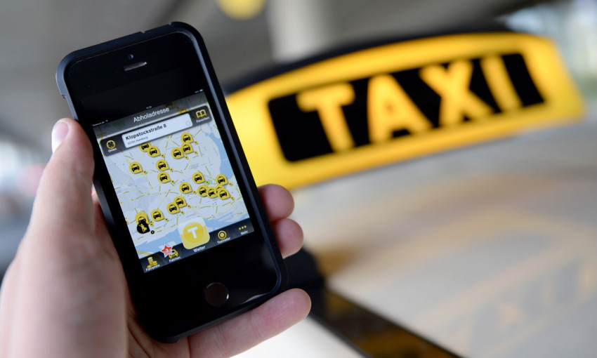 How Weybridge Taxis Online Booking is Leading the Way In Transport?