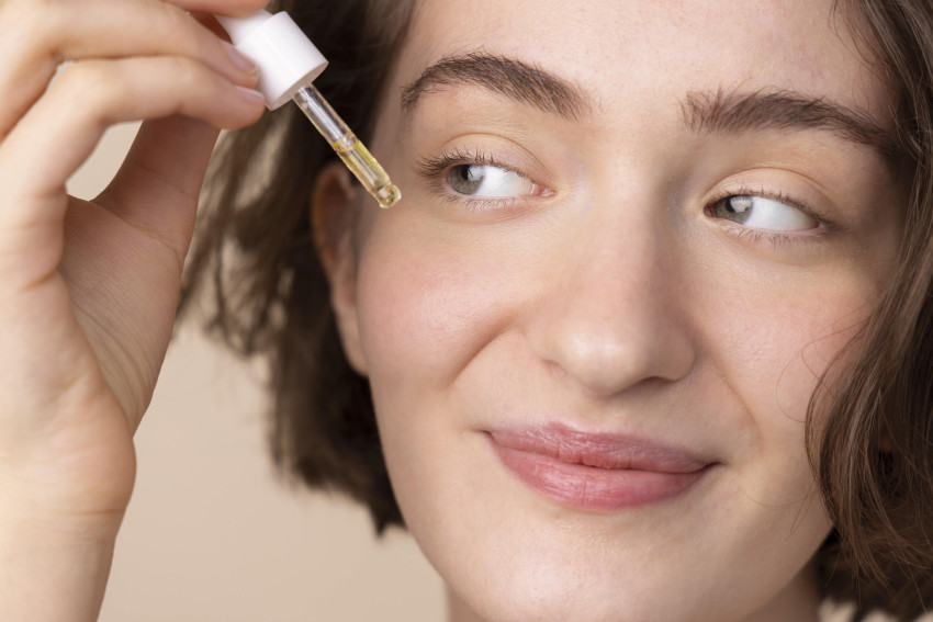 5 Simple Steps to Achieving Longer and Thicker Eyelashes with Careprost Eyelash Serum