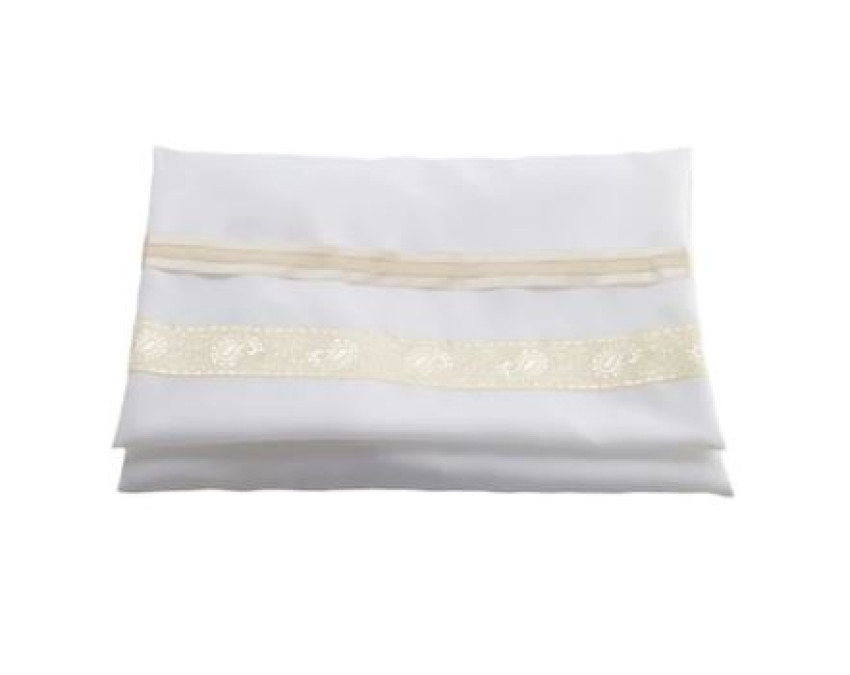 Expansive Guide to Choosing a Bat Mitzvah Tallit for Women