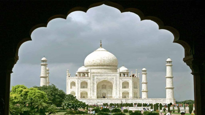 See the Magnificent Indian Monuments with Golden Triangle Tours in India