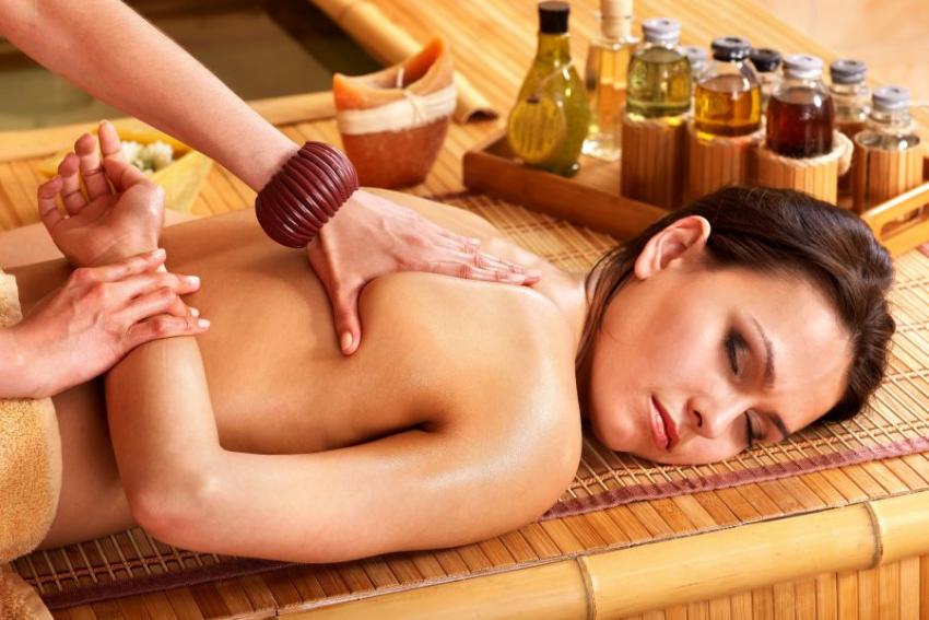How Swedish Massage Services Contribute to Detoxification and Skin Health?