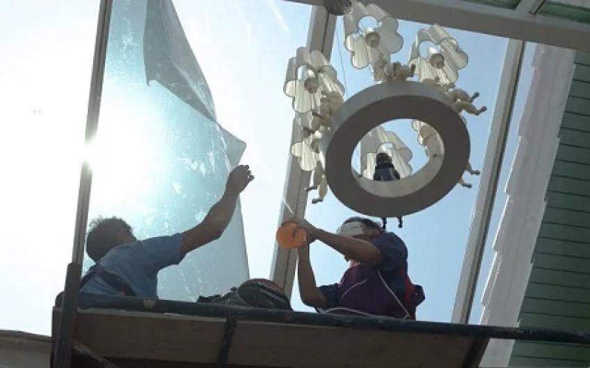Professional Window Tinting Service for Privacy and UV Protection