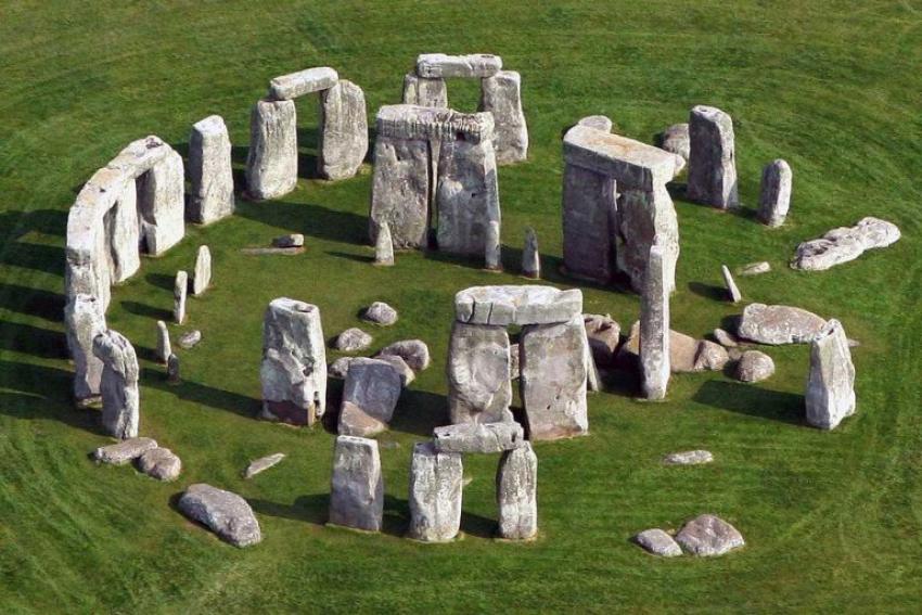 Find priority access to stone circles with tailored Stonehenge tours from London