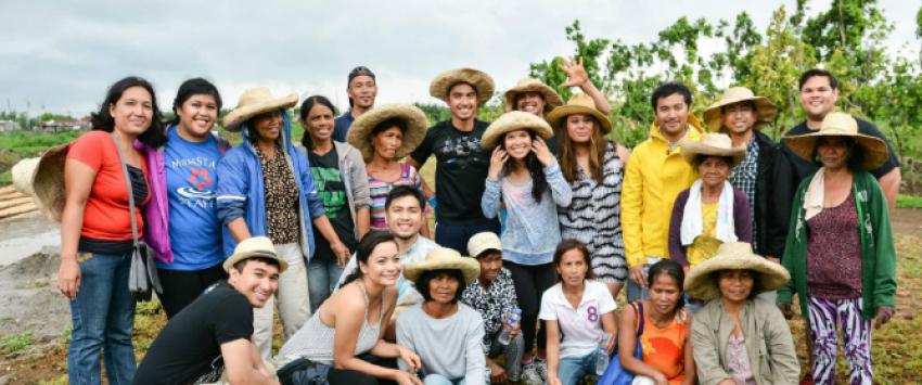 The Filipino Online Community: A Digital Bridge of Culture and Connection