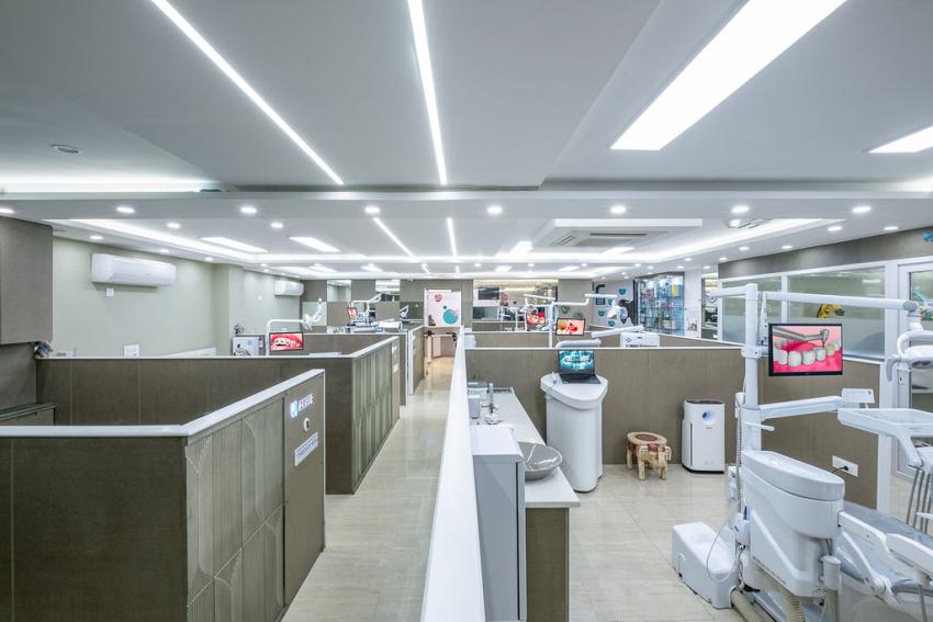 Why Balaji Dental Centre Is Home to the Top Dentist in Delhi