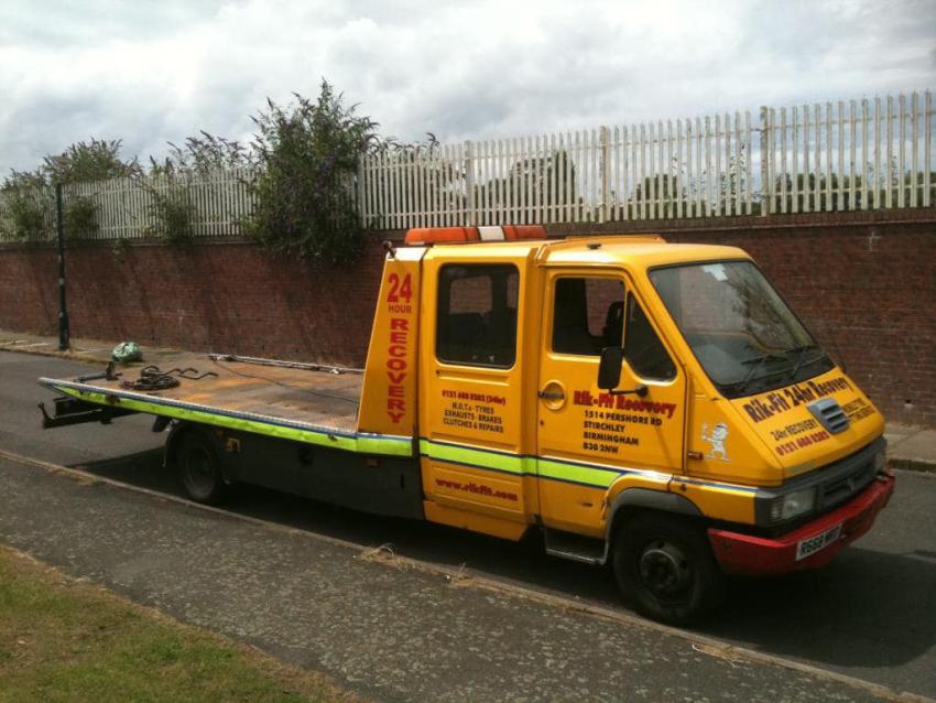 Is Buying Dunlop Tyres Really Worth It: Their Pros and Cons