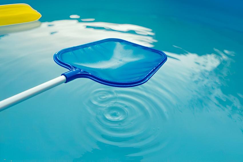 How Do Pool Cleaners Handle Stubborn Debris and Leaves?