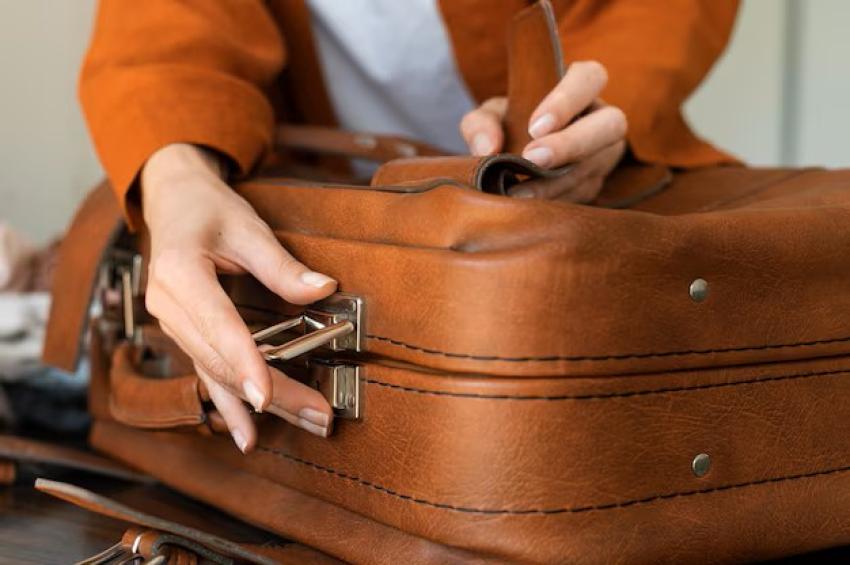 How Craftsmanship Meets Technology with Fine Leather Goods?