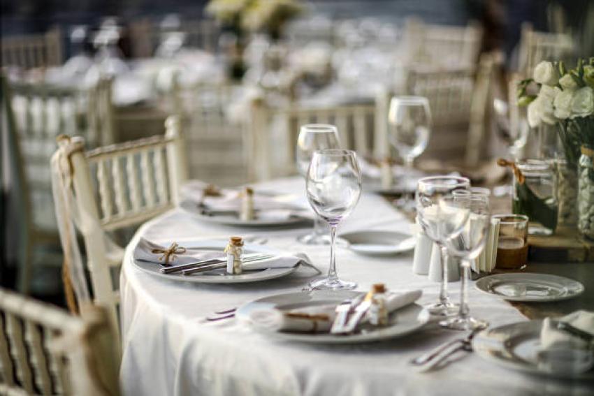 Can a Backyard Really Be Your Dream Wedding Venue?