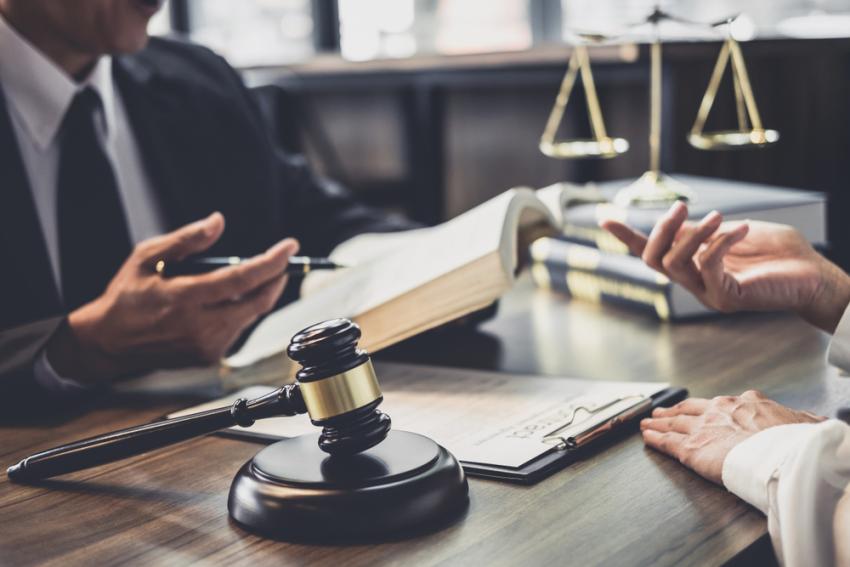 Evaluating Your Options: Top Traits Your Divorce Lawyer Should Possess