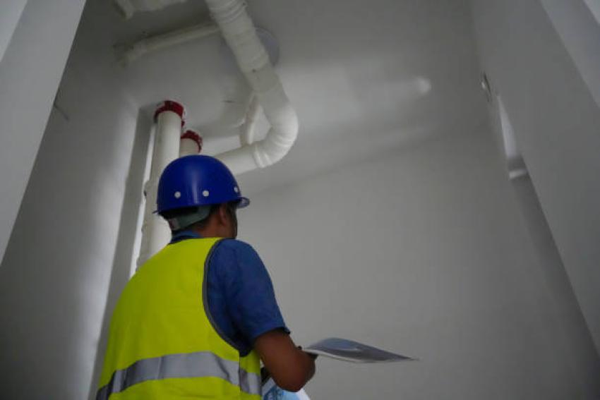 How Does a Certified Plumber Handle Drain Clogs the Right Way?