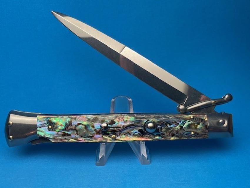 Unleash Speed and Precision with Swinguard Switchblade Knives: A Must-Have for Knife Lovers
