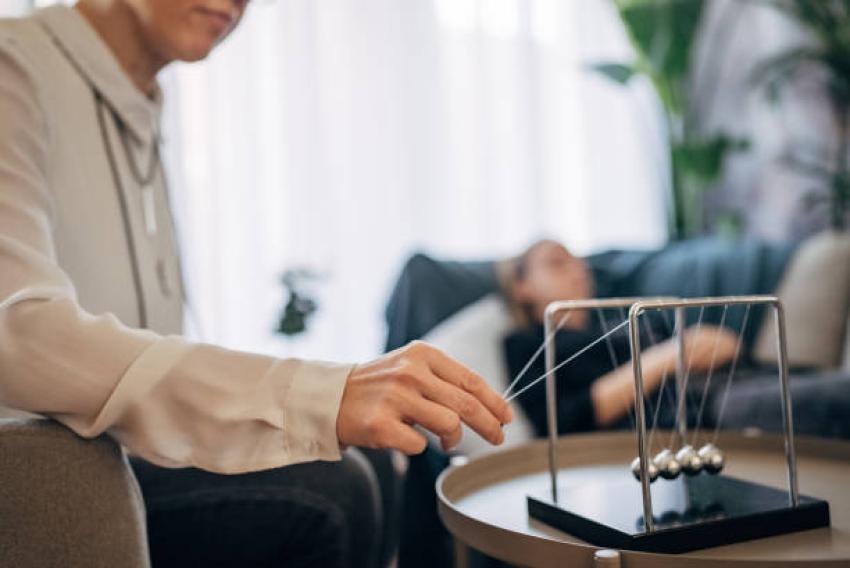 How Hypnotherapists Turn Anxiety into Quiet Confidence