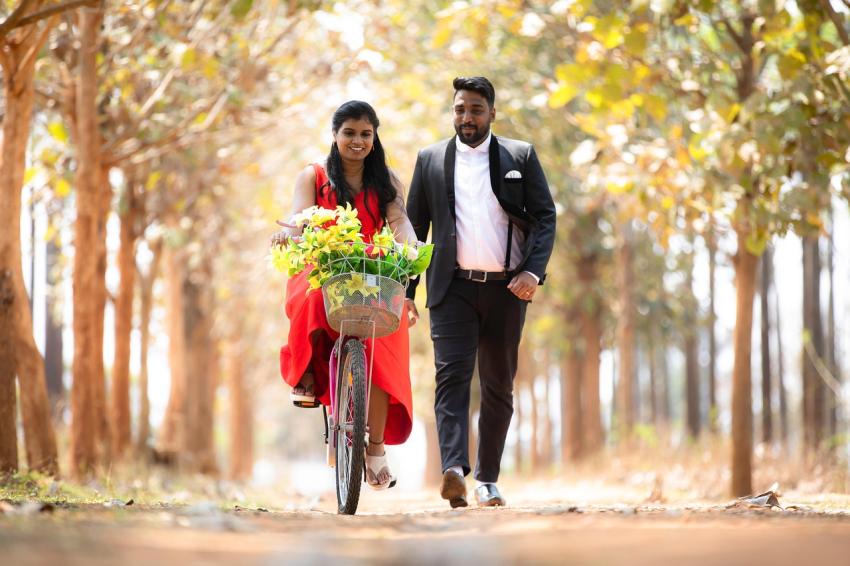 Kerala Couple Tour: Houseboats, Beaches & Tea Gardens