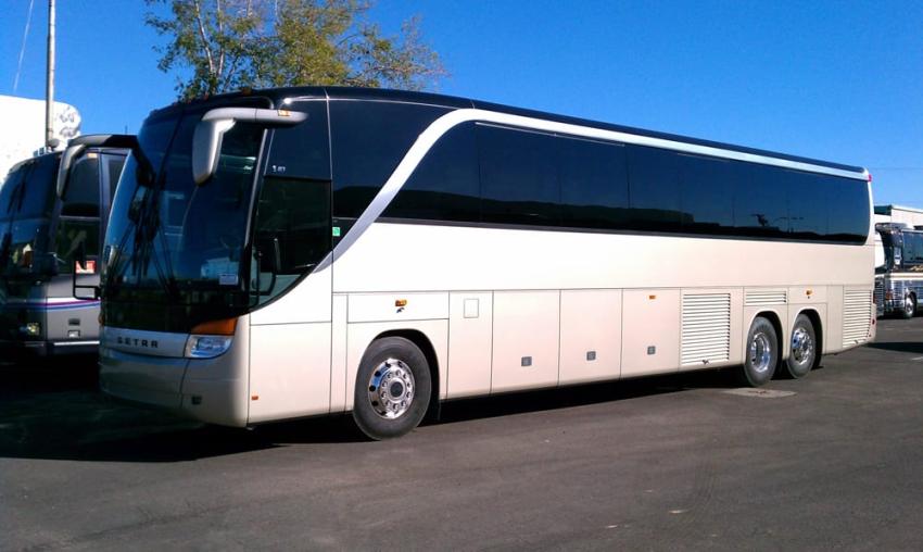 The Best Times and Places in New York to Use a Charter Bus Rental