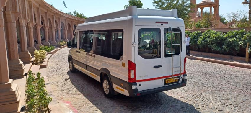 Affordable Force Urbania Rental in Jaipur for Outstation Trips