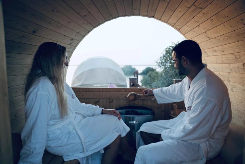 Best Resorts for Honeymoons in Dubai: Where Luxury Meets Love at LuxeGlamp