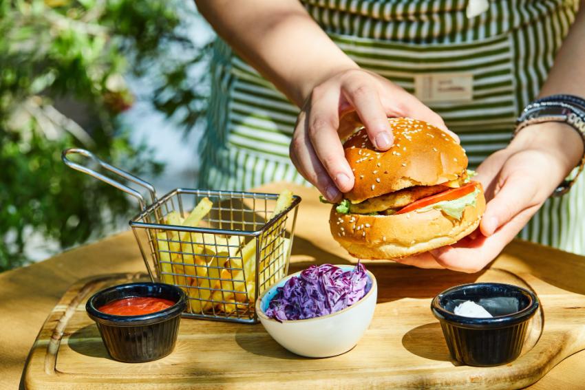 Burger Takeaway: How to Find the Best Local Deals in the UK