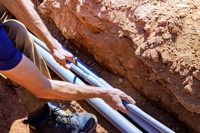How Residential Plumbing Services Handle Sewer Smells at Home