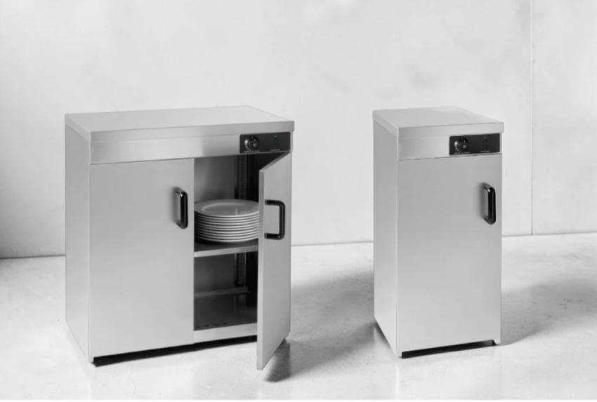 Why Caterers Prefer Plate Warming Cabinets for Large Events?